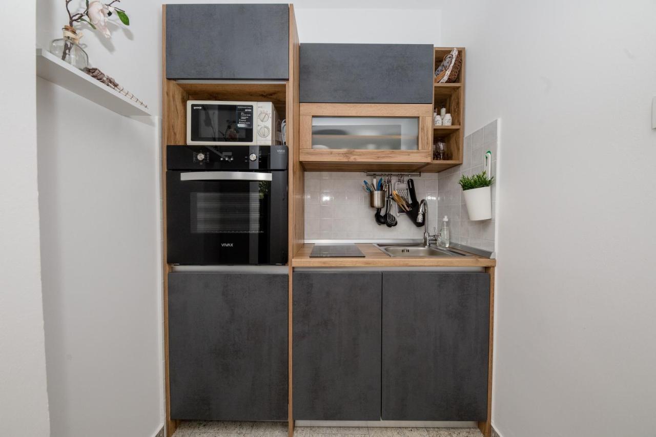 Apartmani Ana & Milo 로파르 외부 사진